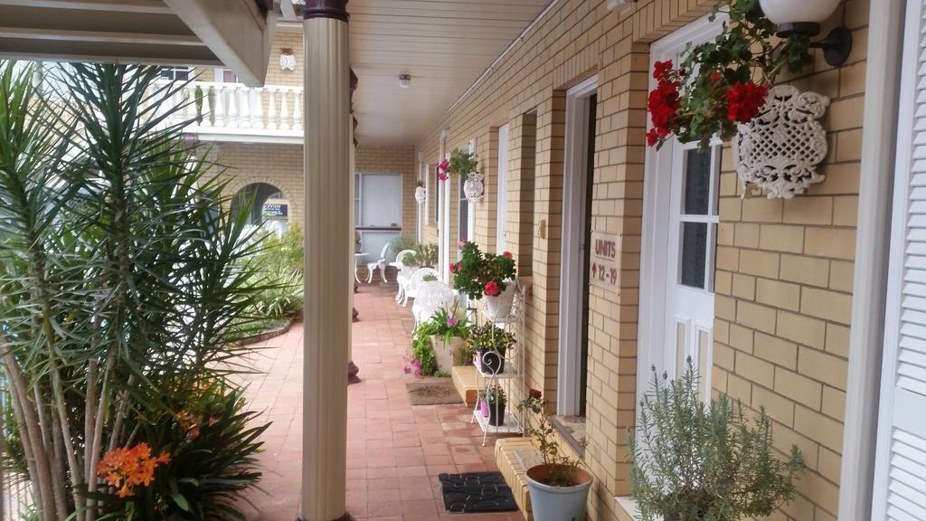 Clifford Park Motor Inn Туумба Екстериор снимка