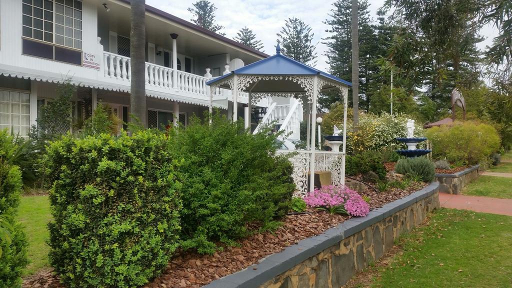 Clifford Park Motor Inn Туумба Екстериор снимка