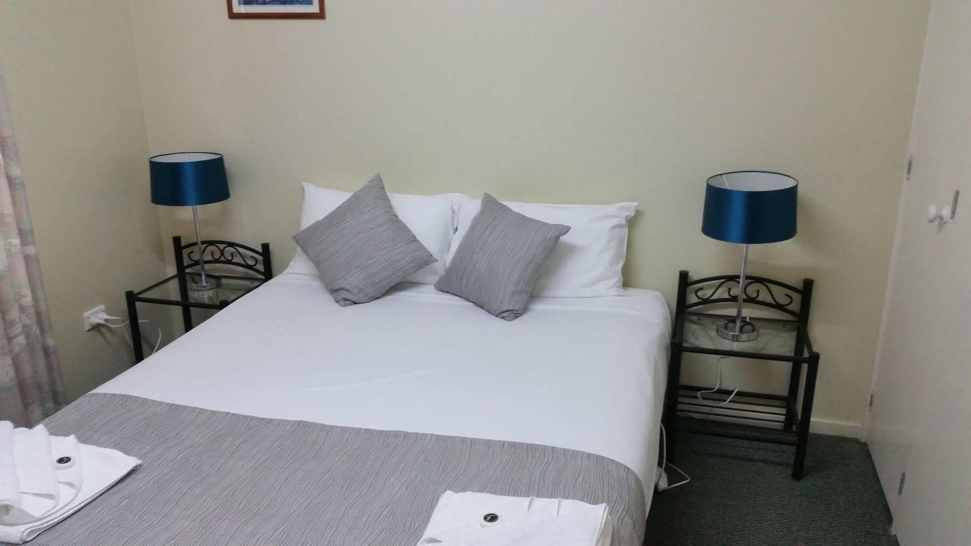 Clifford Park Motor Inn Туумба Екстериор снимка