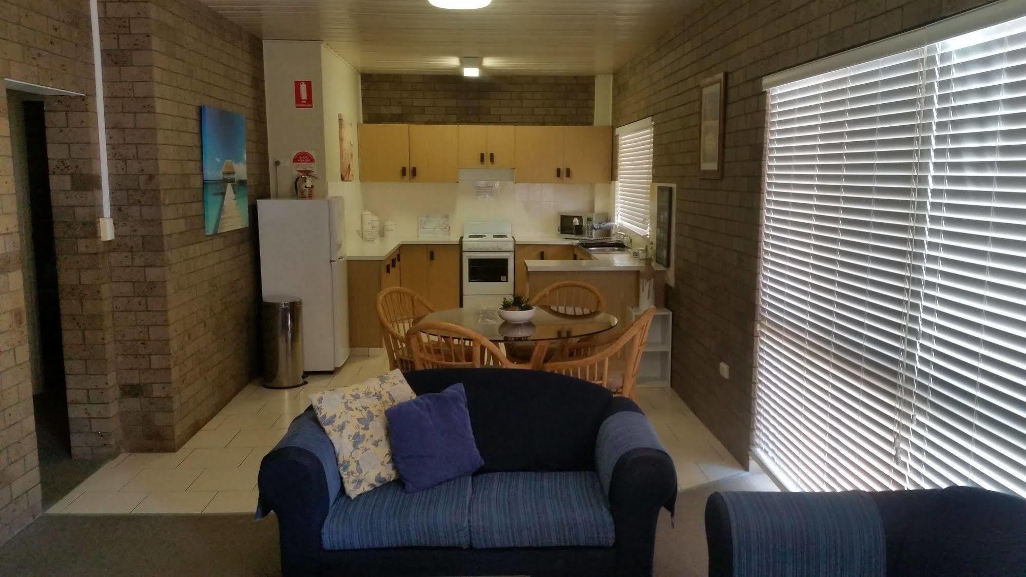 Clifford Park Motor Inn Туумба Екстериор снимка