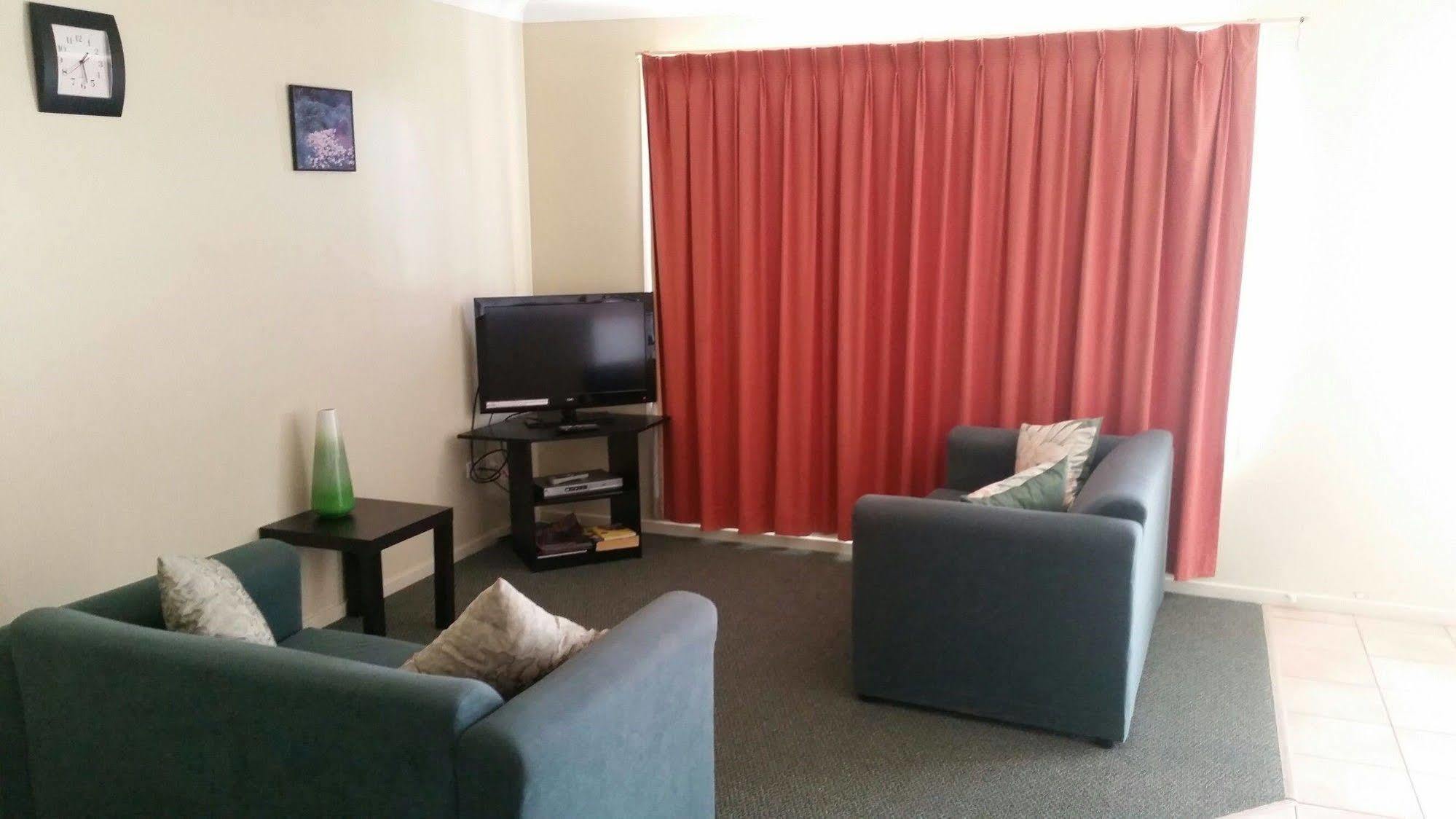 Clifford Park Motor Inn Туумба Екстериор снимка