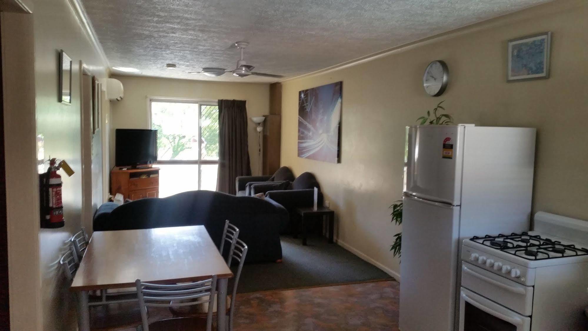 Clifford Park Motor Inn Туумба Екстериор снимка